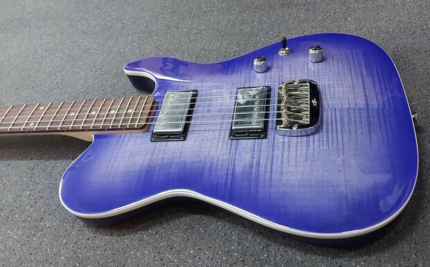 G&L Asat DeLuxe Carved Top, BBS Brigth Blueburst