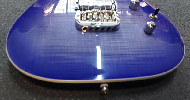 G&L Asat DeLuxe Carved Top, BBS Brigth Blueburst