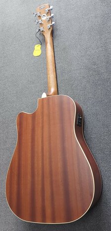 Cort MR600F Dreadnought met Fishman Isys Plus voorversterking