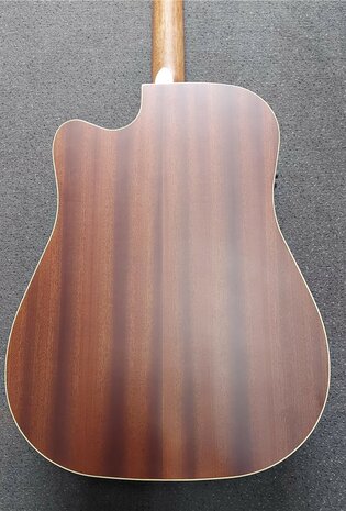 Cort MR600F Dreadnought met Fishman Isys Plus voorversterking