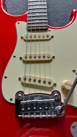 G&L Legacy Candy Apple Red RW, matching headstock