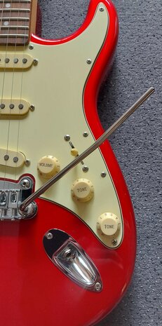 G&L Legacy Candy Apple Red RW, matching headstock