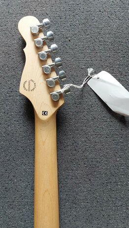 G&L Legacy Candy Apple Red RW, matching headstock