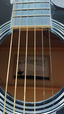 Nashville by Richwood electro-akoestische gitaar met dikke hoes, zwart