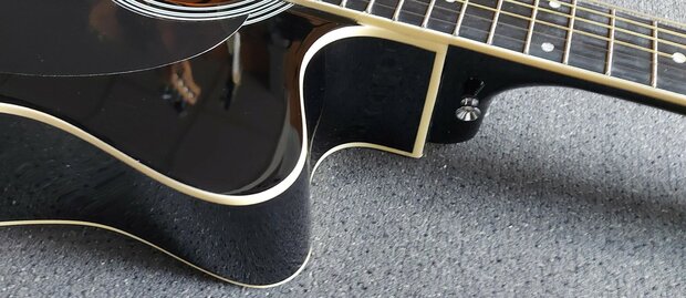 Nashville by Richwood electro-akoestische gitaar met dikke hoes, zwart