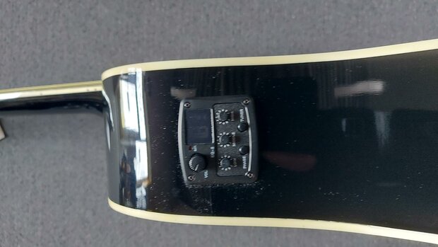 Nashville by Richwood electro-akoestische gitaar met dikke hoes