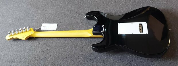 G&L Tribute Legacy Standard, 3-tone Sunburst