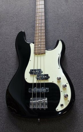 EKO PJ-model basgitaar, nu met baspakket