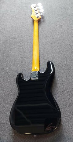 EKO PJ-model basgitaar, nu met baspakket