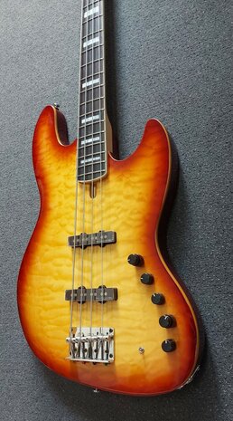 Sire Marcus Miller V9+ A4 Brown Sunburst Jazzbass