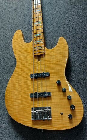 Sire Basses V10+ S4/NT Series Marcus Miller basgitaar