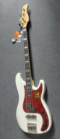 Sire Marcus Miller P7+ Alder 4-snarige basgitaar, Antique White, 2nd Gen