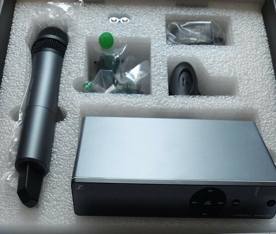 Sennheiser XSW1825 Series vocal system with dynamic cardioid e825 microphone voor Nederland