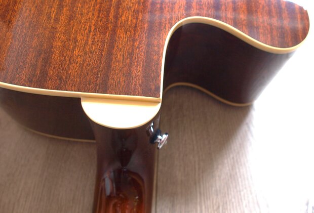 Samick Greg Bennett G-Series Electro-akoestische Dreadnought Mahonie, GD100SCEVS, sunburst