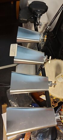 Cowbellset Statief met 4 cowbells verchroomd en 2 jamblocks
