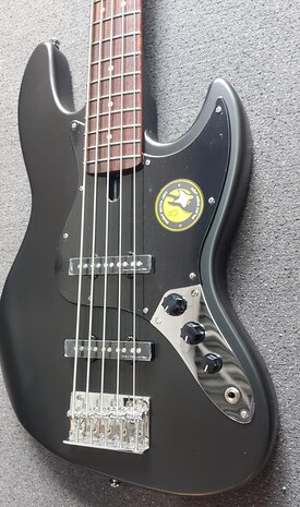 Sire Basses V3P Passive Series Marcus Miller 5-snarige passieve basgitaar, matzwart