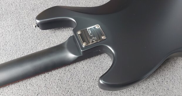 Sire Basses V3P Passive Series Marcus Miller 5-snarige passieve basgitaar, matzwart
