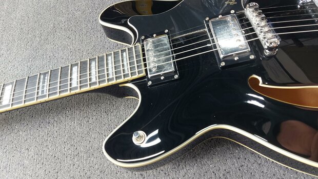 Hagstrom Tremar Viking DeLuxe Black