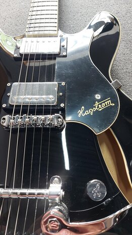 Hagstrom Tremar Viking DeLuxe Black