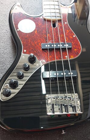 Sire Marcus Miller V7 2nd generation alder 4-snarige basgitaar, linkshandig