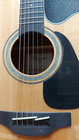 Takamine GN30CENAT Auditorium Cutaway Electro