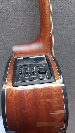 Takamine GN30CENAT Auditorium Cutaway Electro