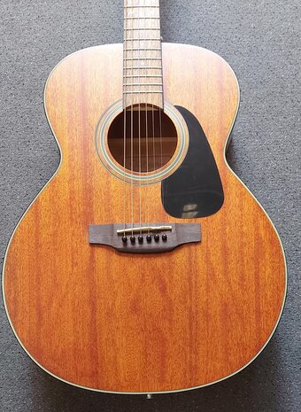 Takamine GLN11ENS Okoume, nu met gevoerde hoes