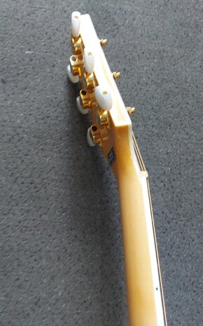 Takamine GJ-72CE NAT electro-akoestische Jumbo gitaar met cutaway
