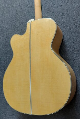 Takamine GJ-72CE NAT electro-akoestische Jumbo gitaar met cutaway