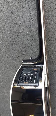 Takamine EF341SC elektro-akoestische western gitaar zwart, nu met kofferkeuze