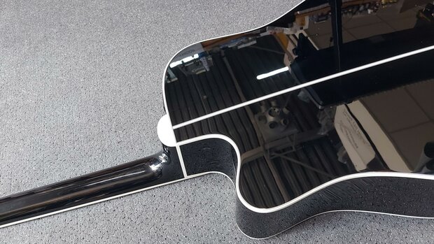 Takamine EF341SC elektro-akoestische western gitaar zwart, nu met kofferkeuze