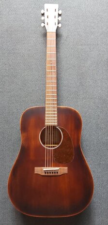 Sigma DM-15E-AGED electro-akoestische dreadnought, aged old whiskey barrel