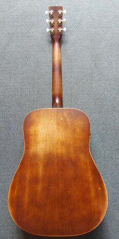 Sigma DM-15E-AGED electro-akoestische dreadnought, aged old whiskey barrel
