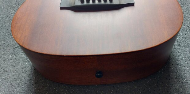 Sigma TM-15+ Traveler gitaar massief mahonie met dikke hoes
