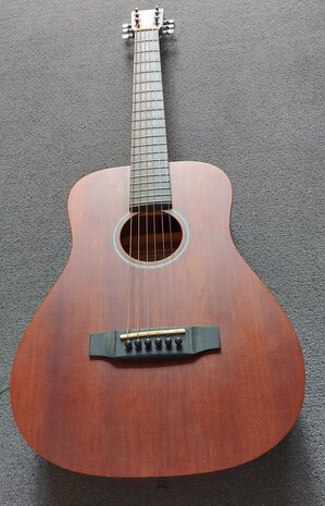 Sigma TM-15+ Traveler gitaar massief mahonie met dikke hoes