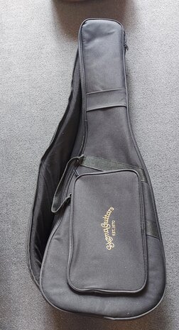 Sigma TM-15+ Traveler gitaar massief mahonie met dikke hoes