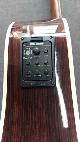 Sigma DTC-28HE+ dreadnought, nu met koffer