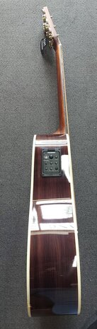 Sigma DTC-28HE+ dreadnought, nu met koffer