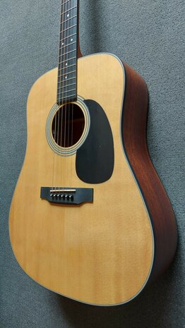 Sigma SDM-STE+ Dreadnought electro-akoestisch, nu met tweed koffer