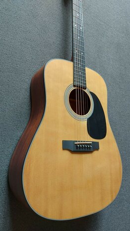 Sigma SDM-STE+ Dreadnought electro-akoestisch, nu met tweed koffer