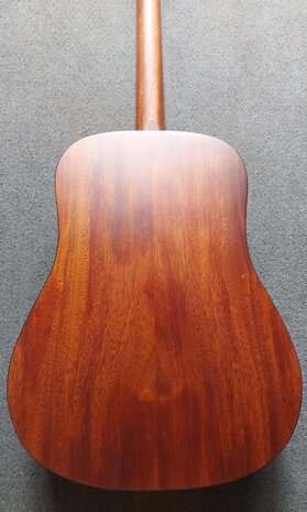 Sigma SDM-STE+ Dreadnought electro-akoestisch, nu met tweed koffer