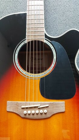 Takamine GN51CEBSB electro-akoestische Grand Auditorium met cutaway, brown sunburst