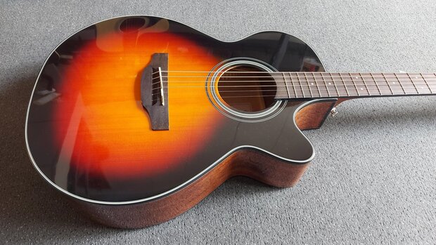 Takamine GF15CEBSB electro-akoestische Folk gitaar met cutaway