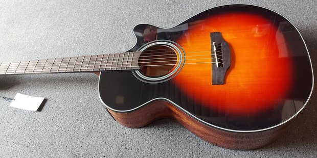 Takamine GF15CEBSB electro-akoestische Folk gitaar met cutaway