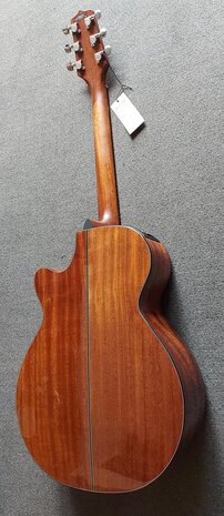 Takamine GF15CEBSB electro-akoestische Folk gitaar met cutaway