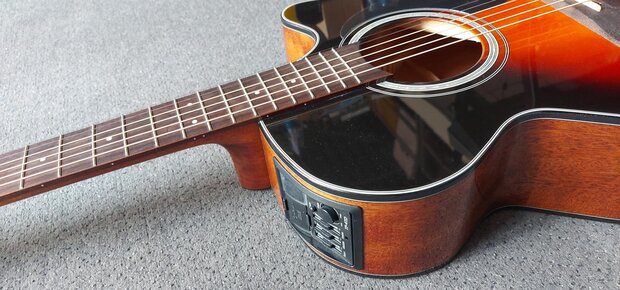 Takamine GF30CEBSB electro-akoestische Folk gitaar met cutaway