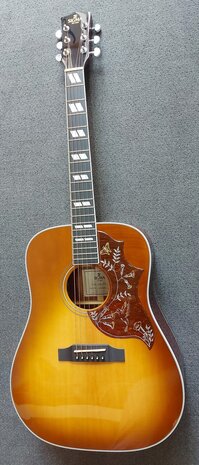 Sigma DM-SG5+ Hummingbird Cherry Sunburst, electro-akoestisch, nu met gevoerde hoes