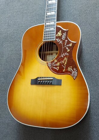 Sigma DM-SG5+ Hummingbird Cherry Sunburst, electro-akoestisch, nu met gevoerde hoes