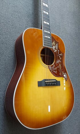 Sigma DM-SG5+ Hummingbird Cherry Sunburst, electro-akoestisch, nu met gevoerde hoes
