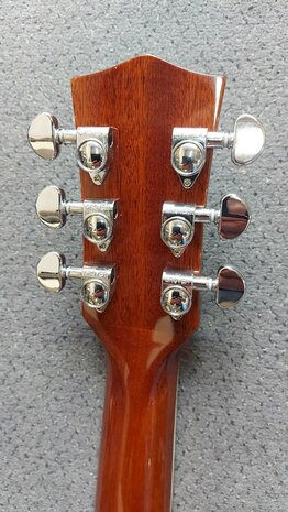 Sigma DM-SG5+ Hummingbird Cherry Sunburst, electro-akoestisch, nu met gevoerde hoes